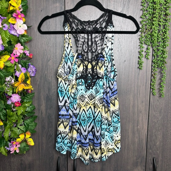 *🌼3/$30🌼Almost Famous Sleeveless Aztec Tribal Print Sleeveless Tank Size M - Picture 8 of 14